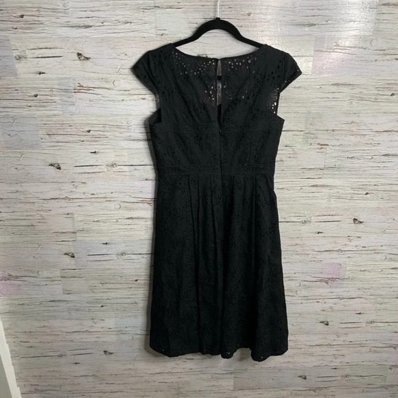 Black label Saks fifth ave eyelet black midi dress size 4 black - Picture 7 of 10